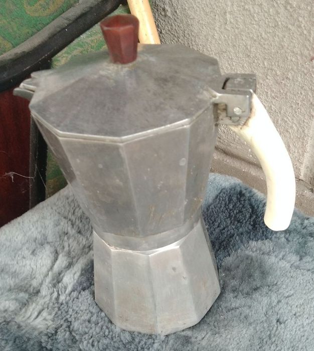 Ретро гейзерная кофеварка