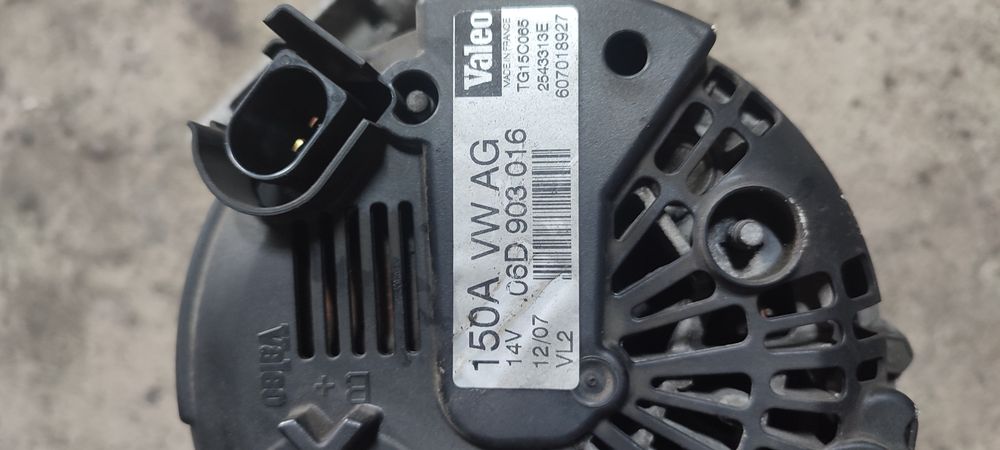 Генератор 2.0 Tfsi Audi A4 B7 S-Line 150A 06D903016 Valeo гарний стан