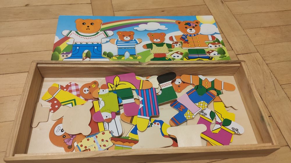 Дерев’яний пазл сортер Вдягни родину ведмедиків
