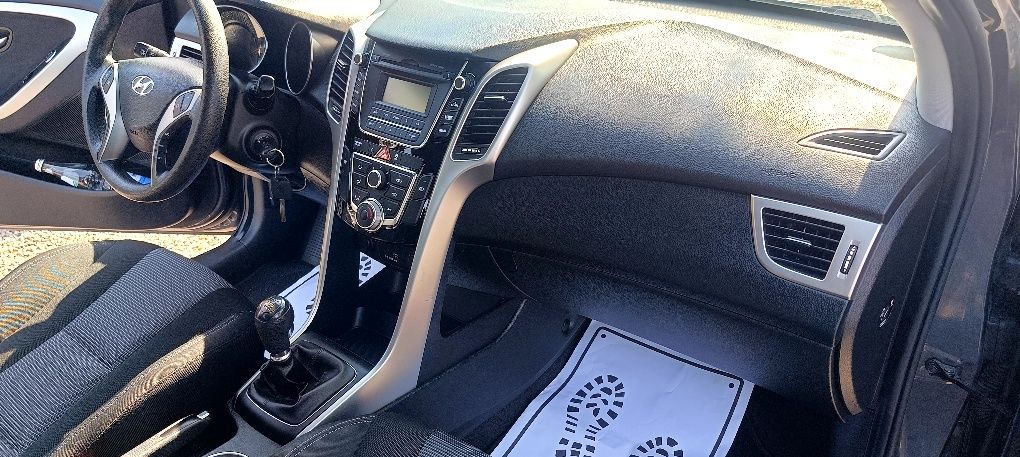 Zadbany i 30 1.6CRDI wersja po lifcie