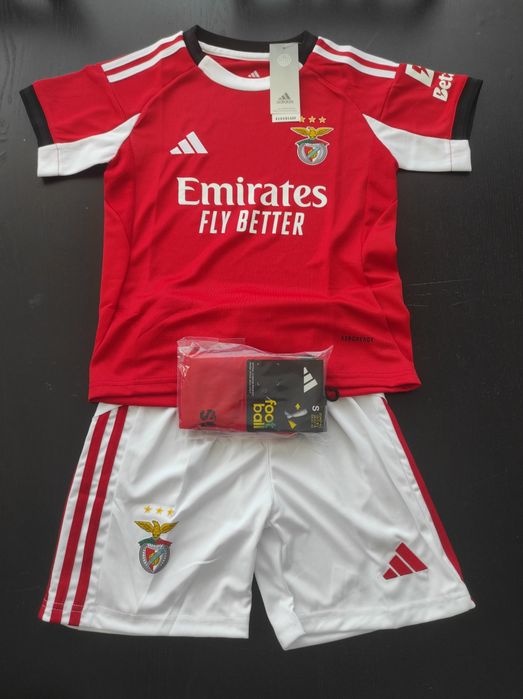 Equipamento de criança do Benfica, época 25/26, dos 6 aos 13 anos