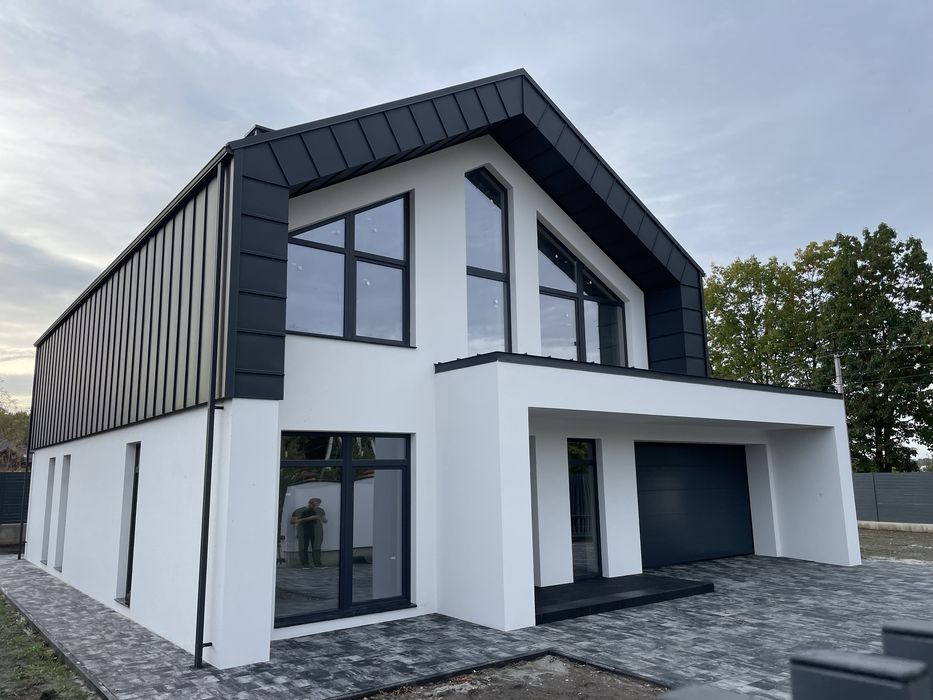 Будинок. Луцьк. Будинок.