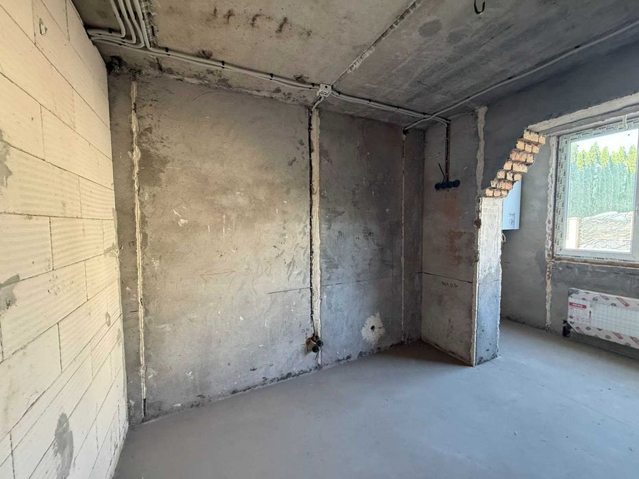 Продам будинок-дуплекс у Лезнево