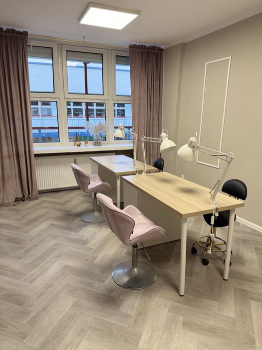 Podnajmę 2 stanowiska do manicure