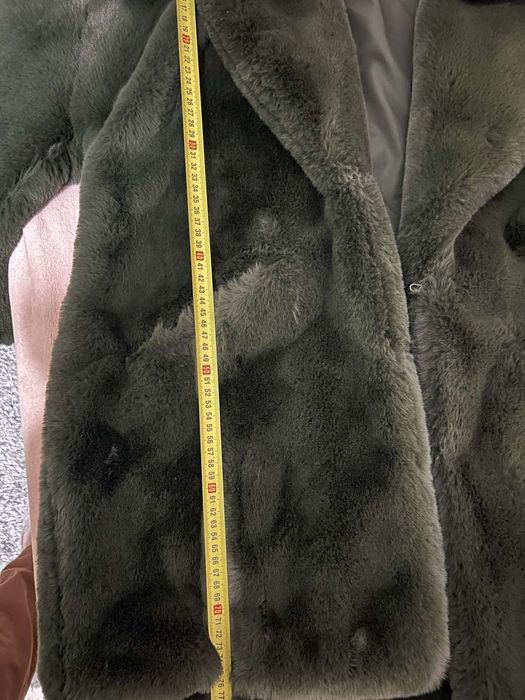 Продам шубку зеленого кольору