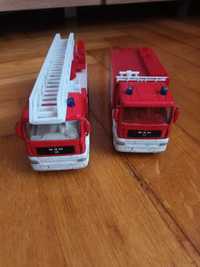 Dwa samochody strażackie