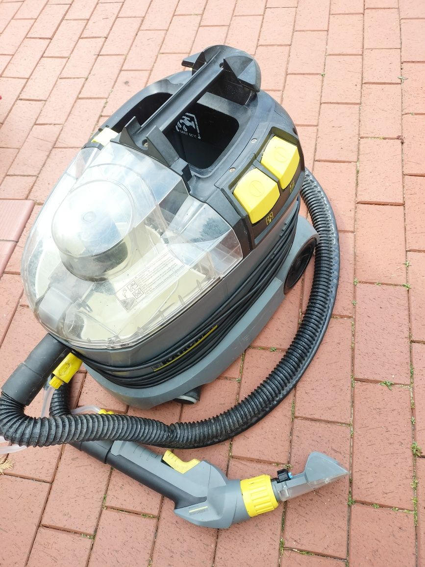 Wynajem odkurzacz piorący Karcher Puzzi 8/1c