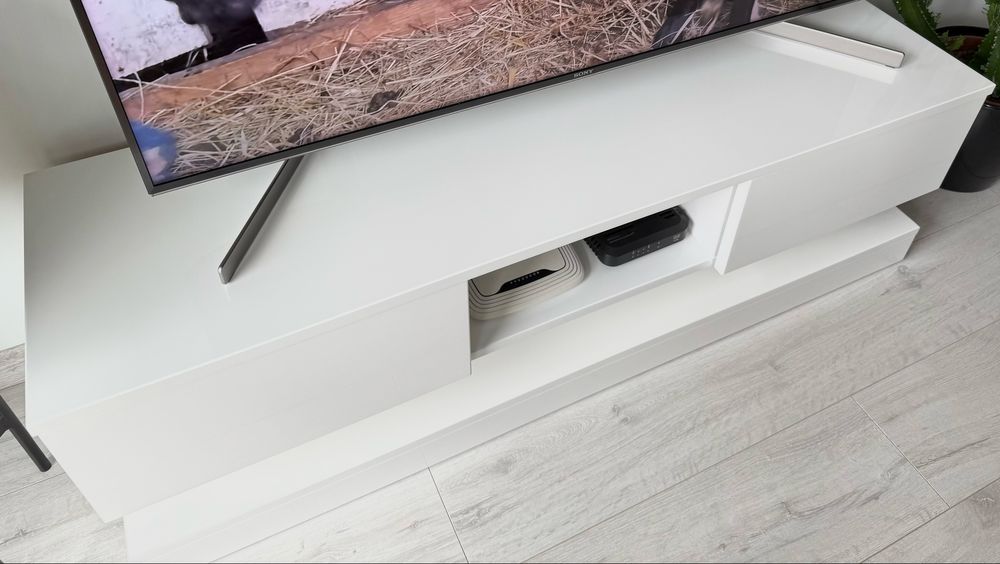 Szafka RTV biała lakierowana 130cm