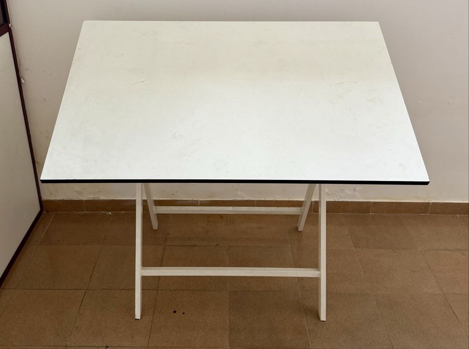 Estirador branco como novo