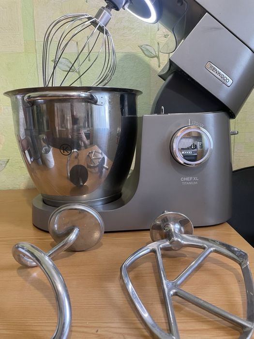 Кухонна машина Kenwood KVL 8300