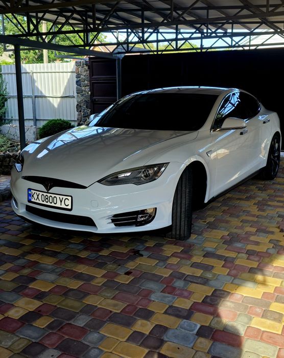 Продам Tesla S p85+