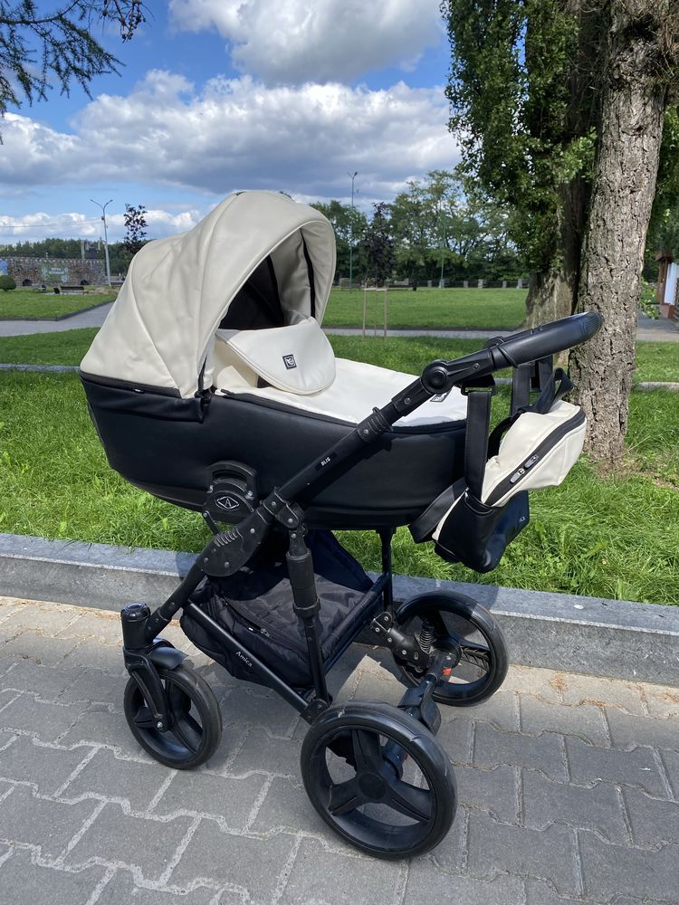 Дитяча коляска Amica