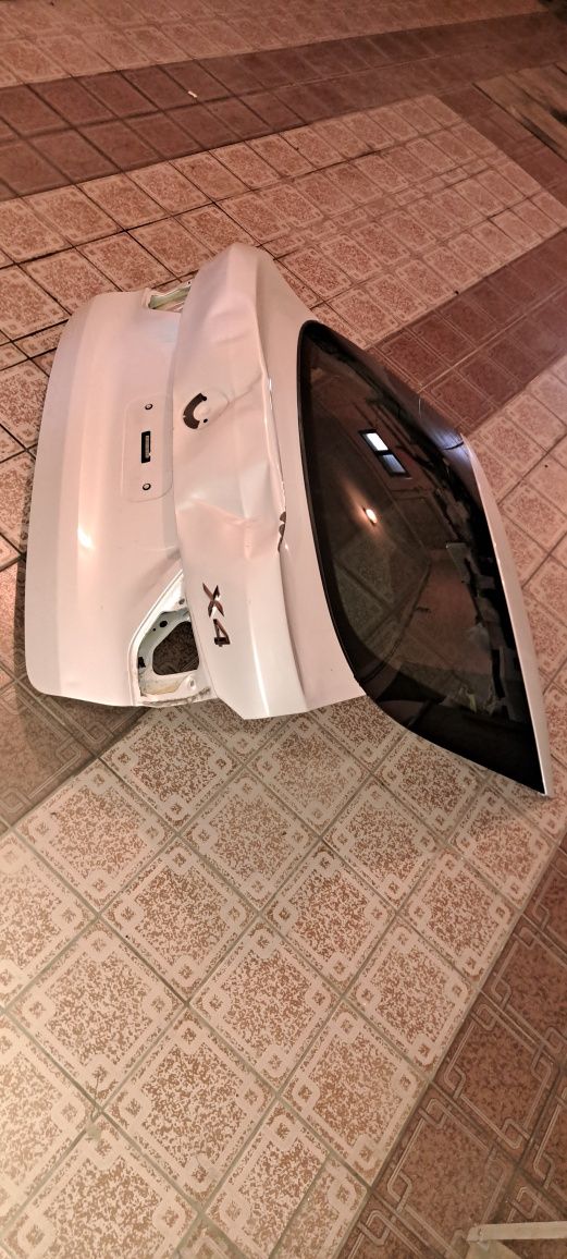 Стекло в идеальном состоянии на  BMW X4
