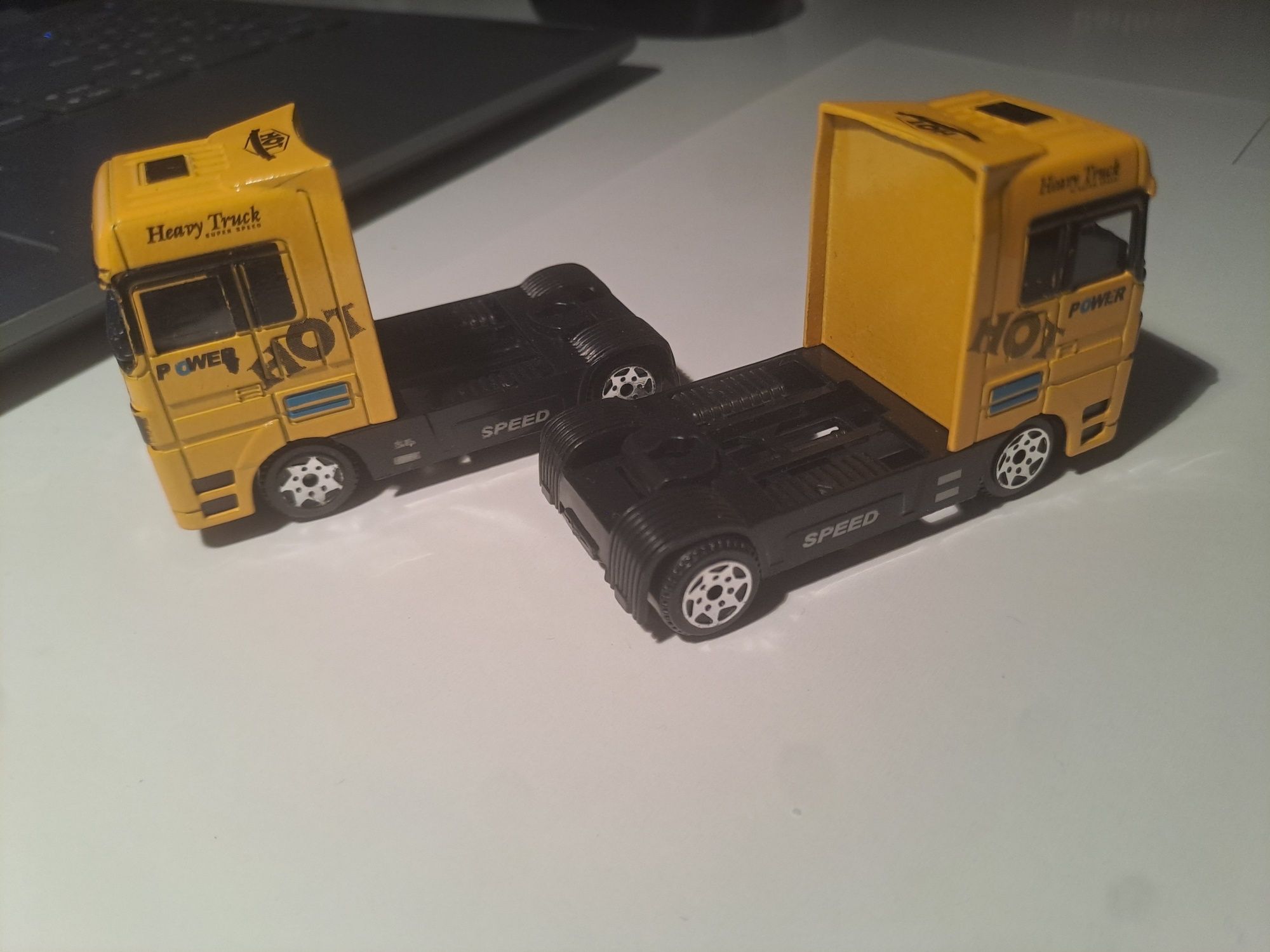 Modele ciężarówek - ciągników siodłowych Mercedes Actros x2