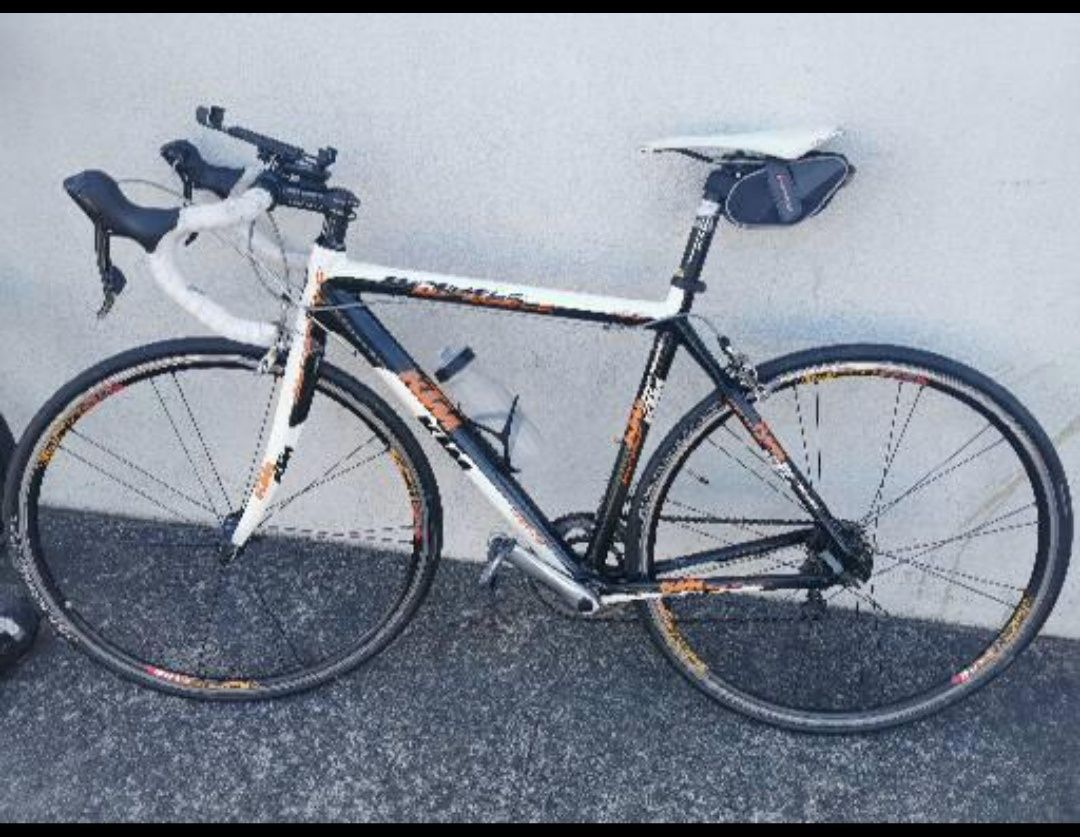 Bicicleta Estrada Carbono KTM