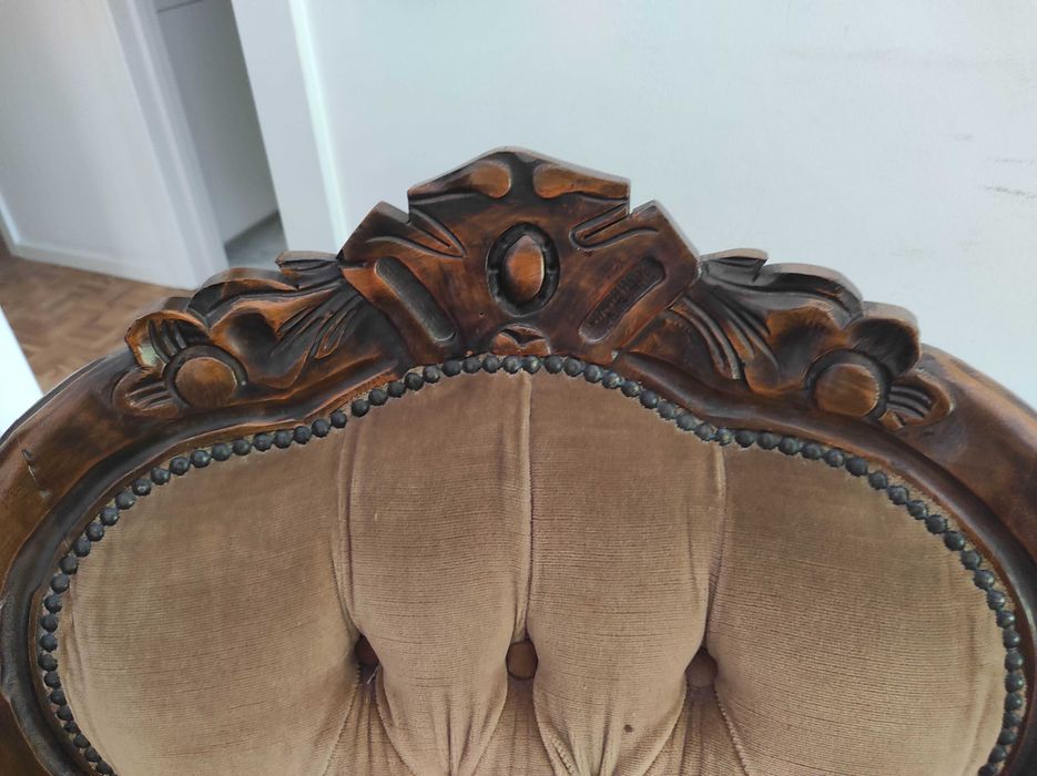 Cadeira clássica estofada