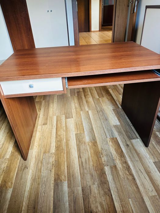 Biurko w stanie bardzo dobrym
