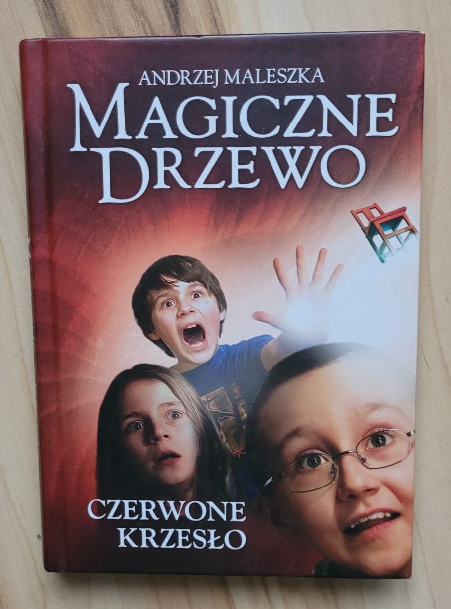 Magiczne drzewo Czerwone krzesło, lektura, książka