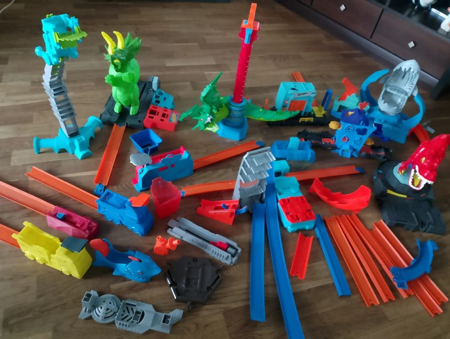 Duży zestae hot wheels oraz klocki