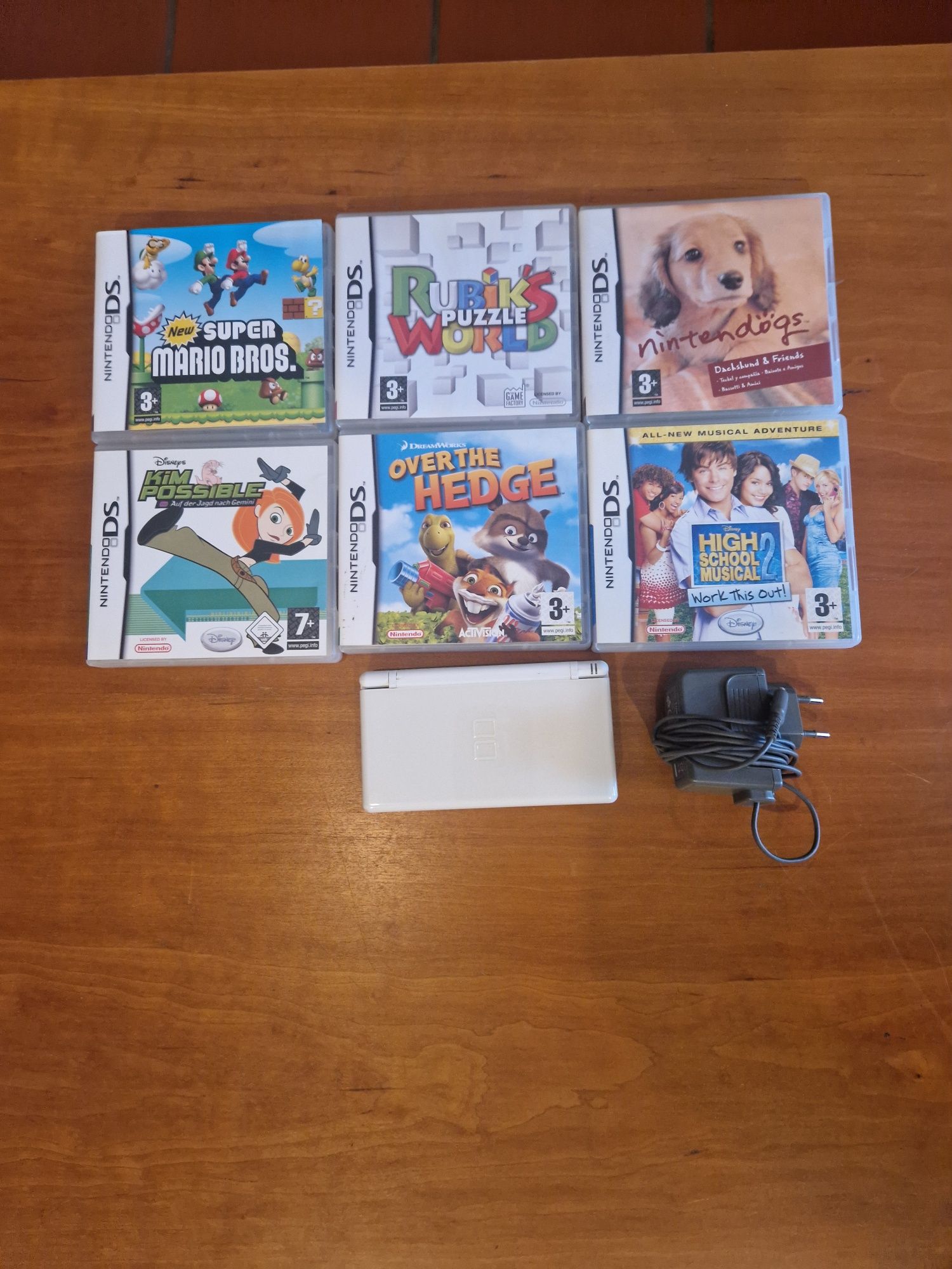 Consola "Nintendo DS Lite", 6 jogos e 3 canetas digitais