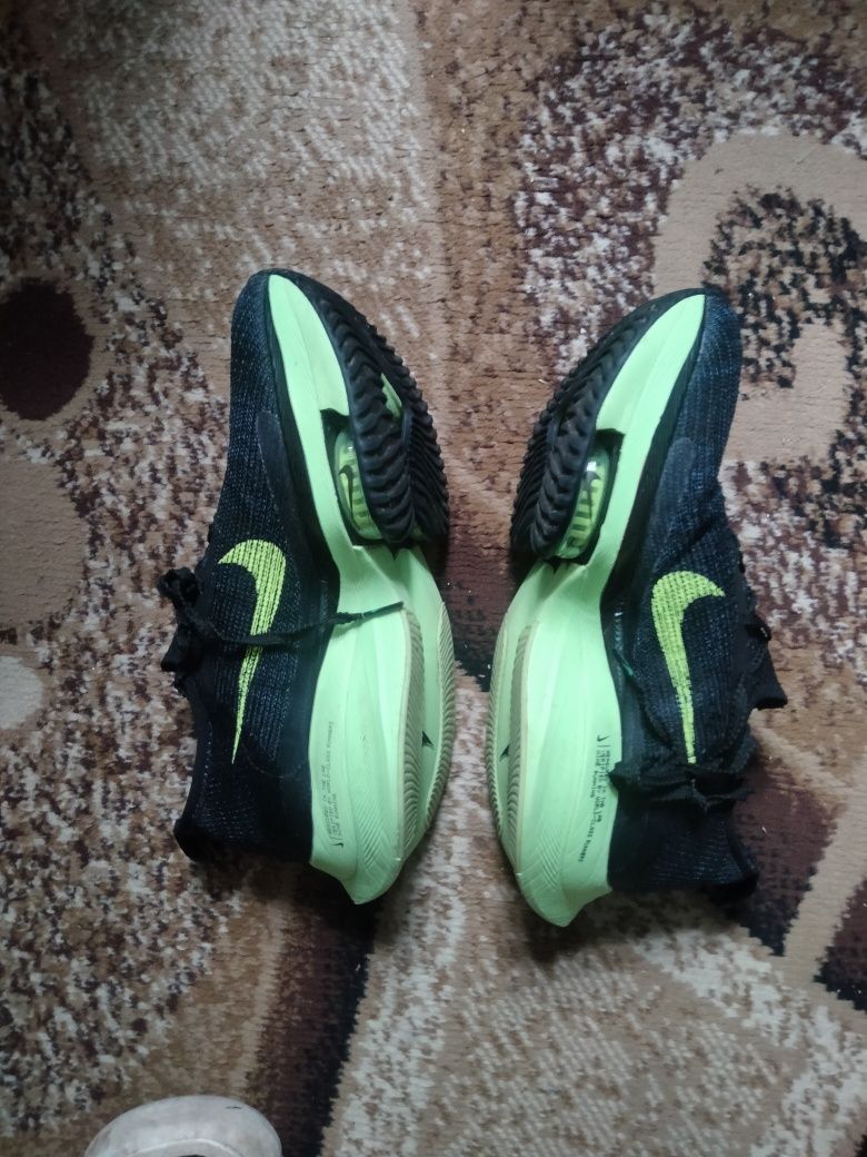 Продам кросовки Nike Air zoom