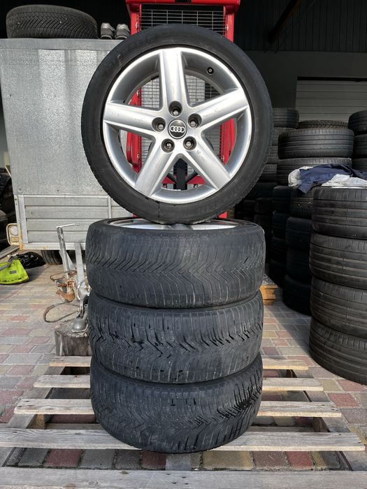 Диски з резиною Audi 235/45R17 7.5Jx17H2 ET45