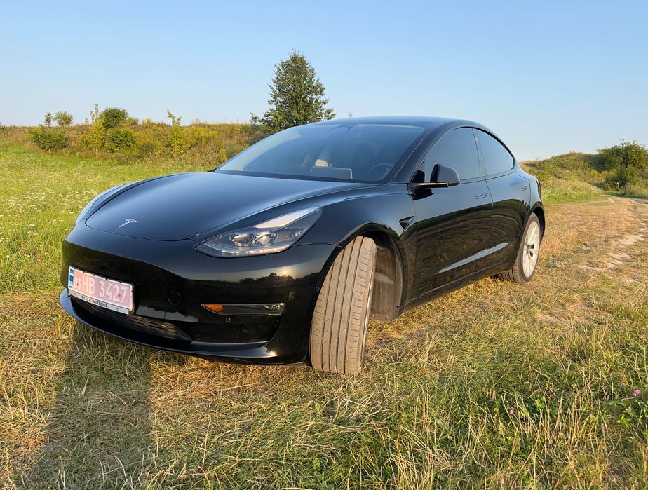 Автомобіль Tesla