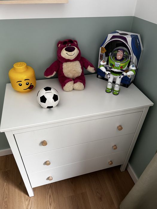 IKEA komoda KOPPANG z drewnainymi gałkami