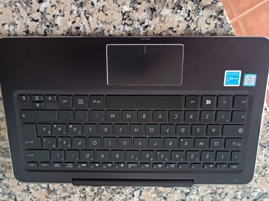 Teclado ASUS híbrido