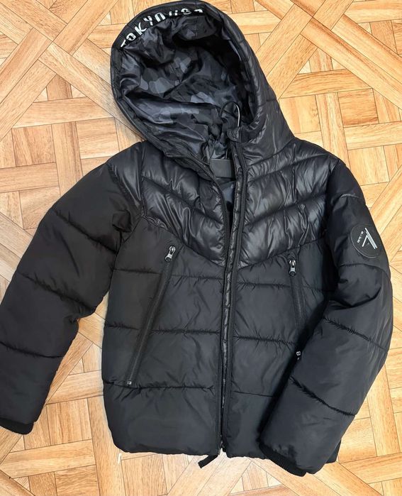 Дуже крута куртка,холодна осінь,тепла зима,140-146см