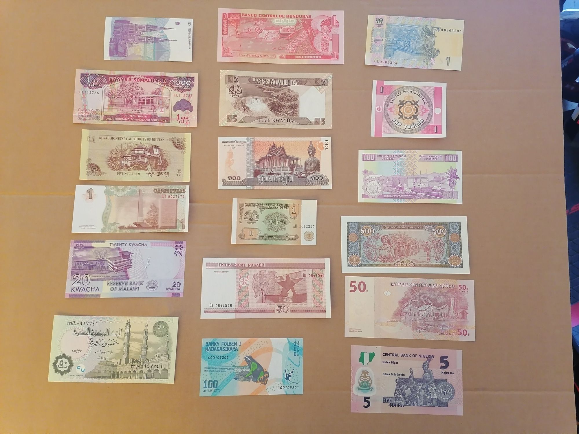 Zestaw banknotów świata 54szt UNC