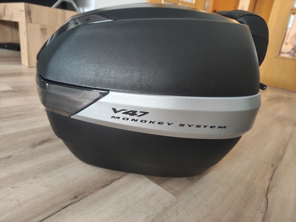 Givi Top case V47NN Tech com encosto