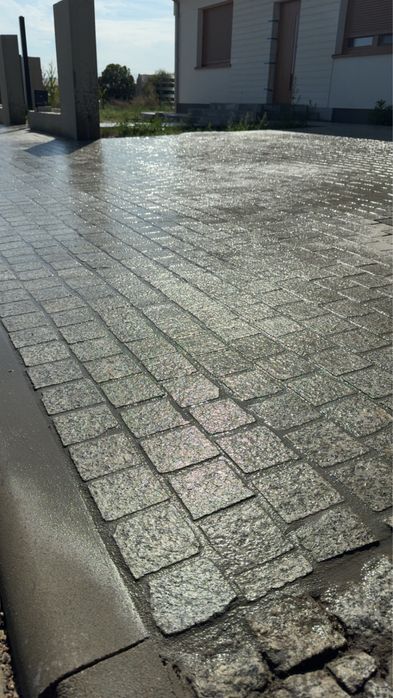 Brukarstwo, układanie kostki brukowej, tarasy, podjazdy, prace drogowe