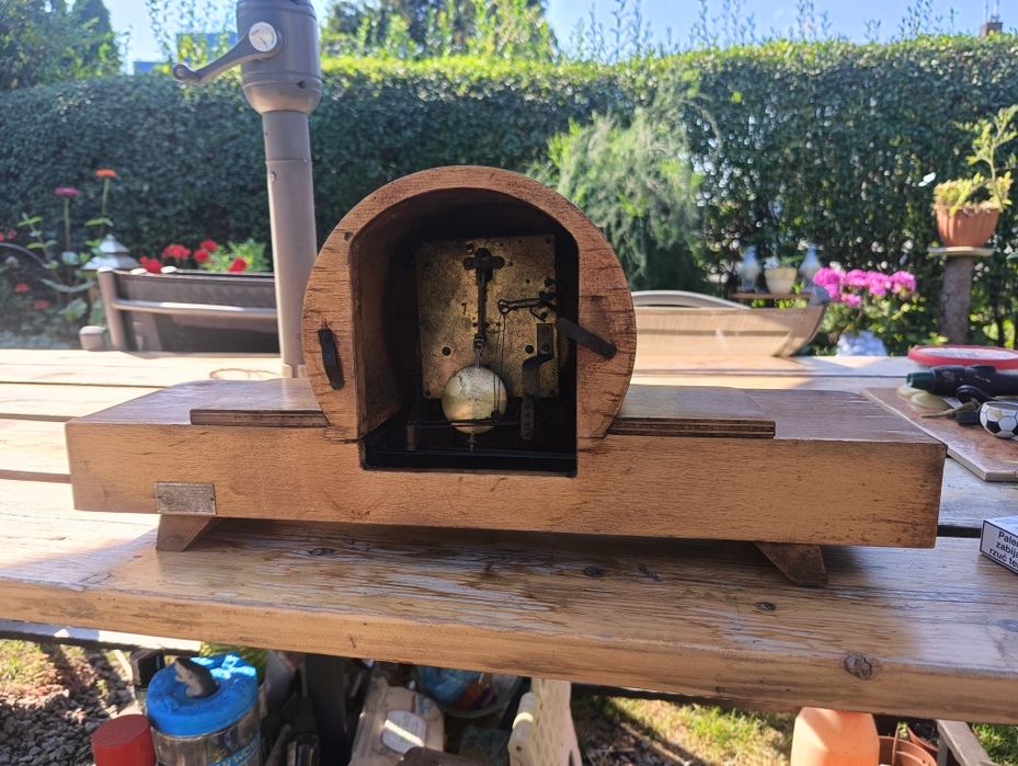 Sprzedam stary drewniany zegar kominkowy z 1962 roku