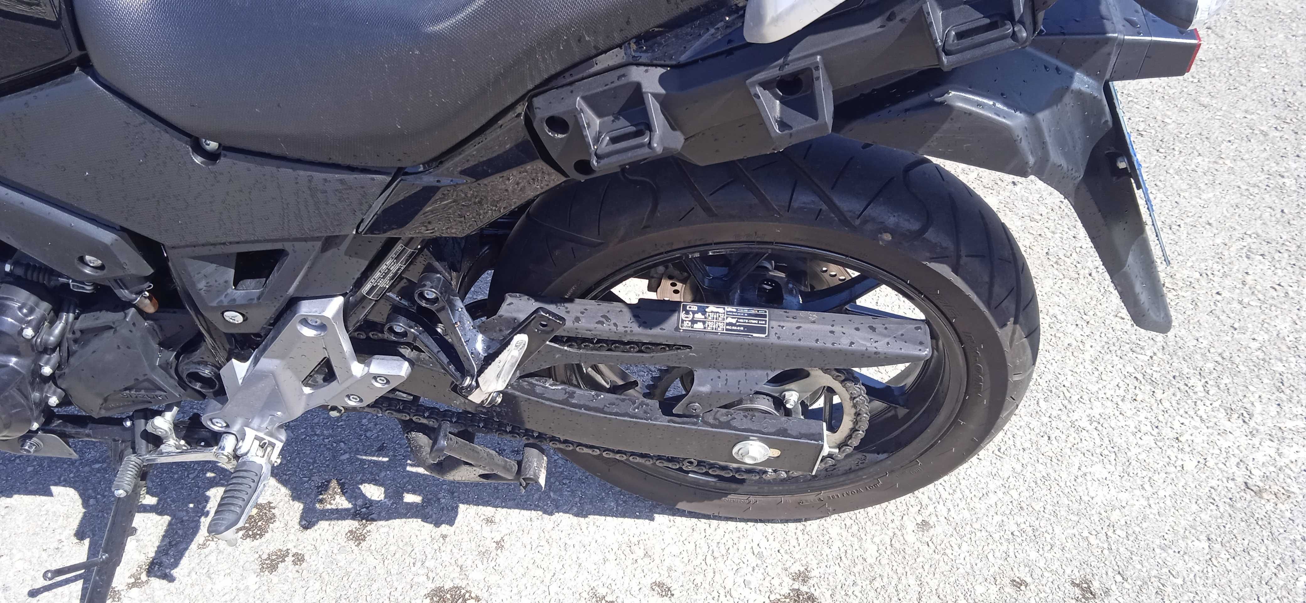 Suzuki V Strom 250. Ano 2020. 8.000kms