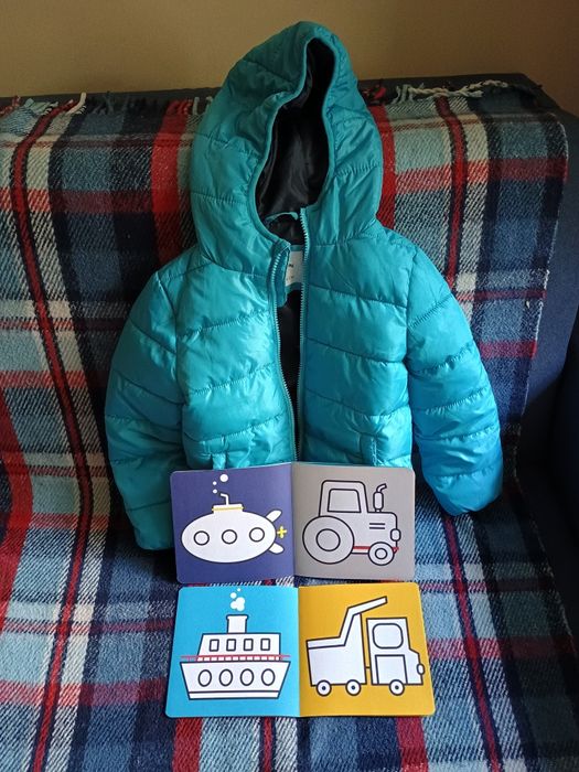 Śliczna błękitna kurtka Sinsay rozmiar 116,kolorowanki i list z nakle