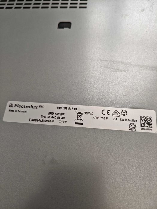 Płyta indukcyjna Elektrolux działa - uszkodzone szkło