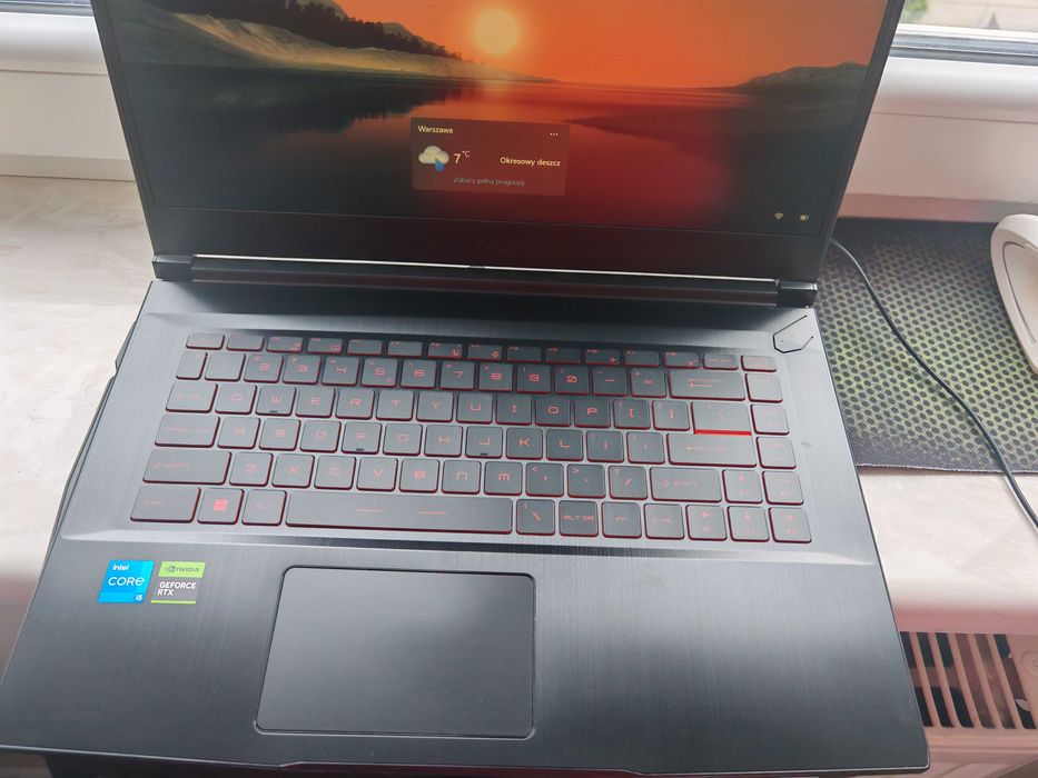 Laptop metalowy gamingowy MSI 8 rdzeni i5 16gb Ram 512gb SSD