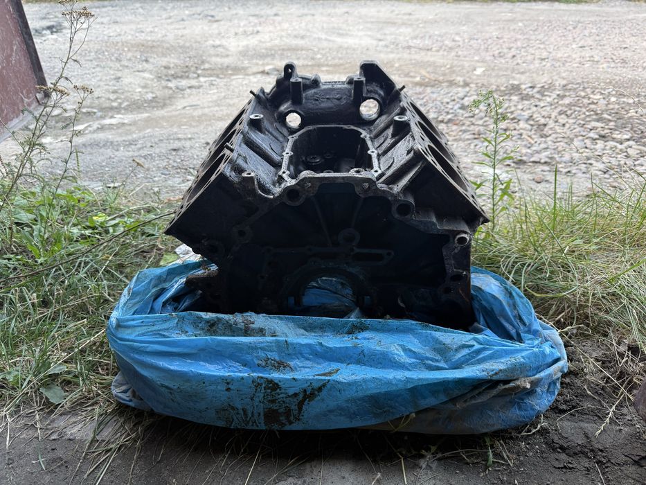 Двигатель Блок Ауди 100 2.8  92 год