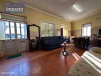 Moradia c/ excelente área, garagem, Sousel