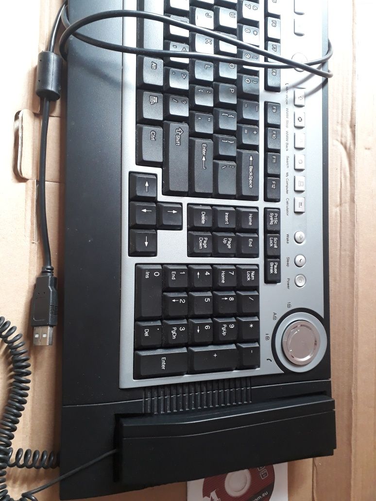 Klawiatura retro do komputera MC-9001