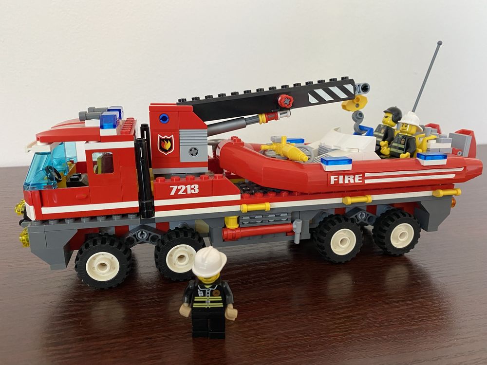 LEGO CITY 7213 Ciężarówka strażacka z łodzią gaśniczą