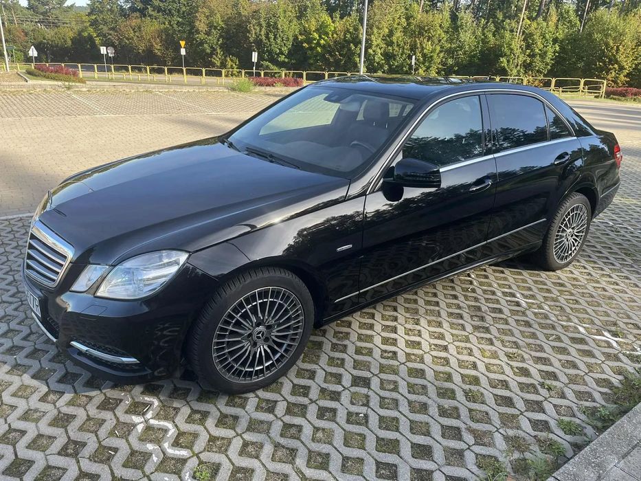 Mercedes-Benz Klasa E Mercedes E-klasę W212, E 200 CGI - salon Polska,