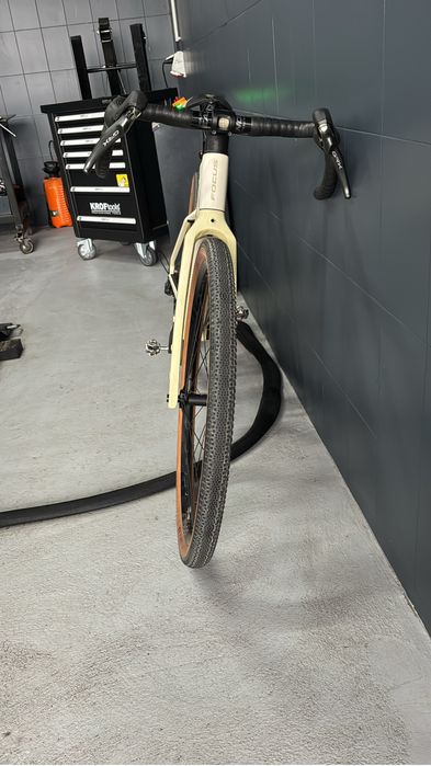 Bicicleta de Gravel Focus Atlas 8.8 | < 200KM