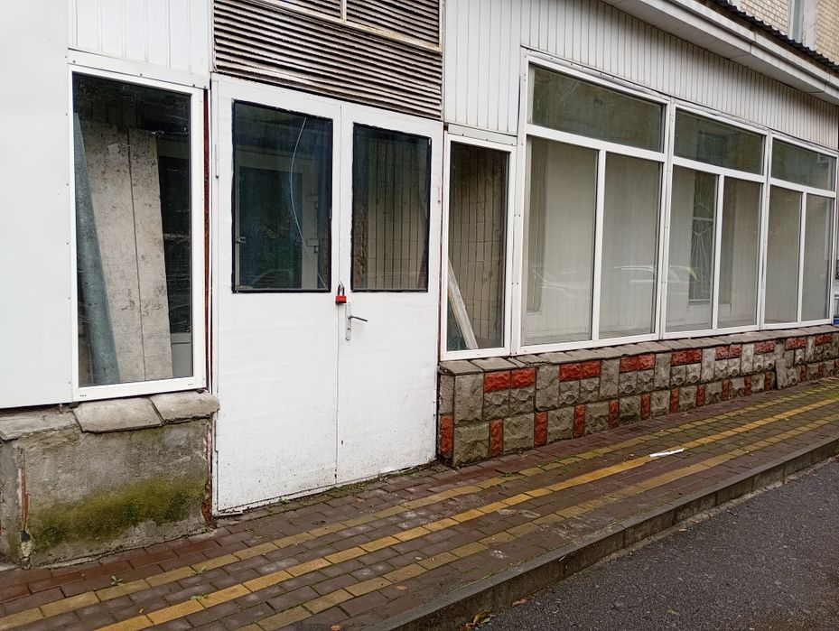 Продаж фасадного приміщення