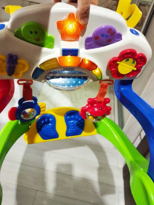 Інтерактивний розвиваючий центр  chicco