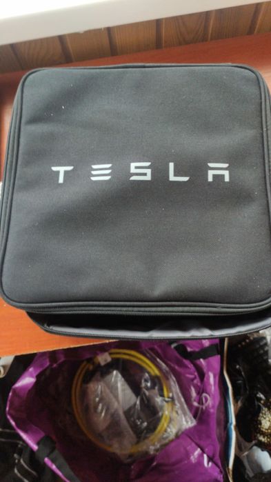 Зарядні и кабелі для TESLA, BMW, Nissan, Volvo, Ford, Audi E-Tron
