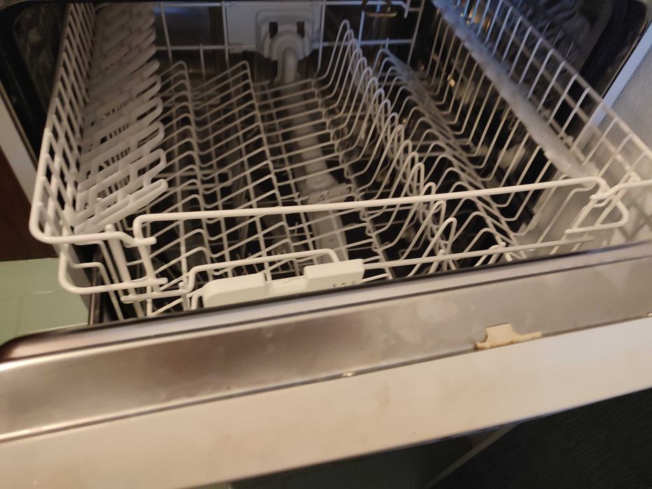 Máquina de lavar louça, Cooktop e sanduicheira.