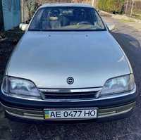 Opel Omega 1987 року седан