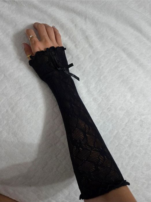 Długie czarne rękawiczki bez palców koronkowe rękawy alternative emo G